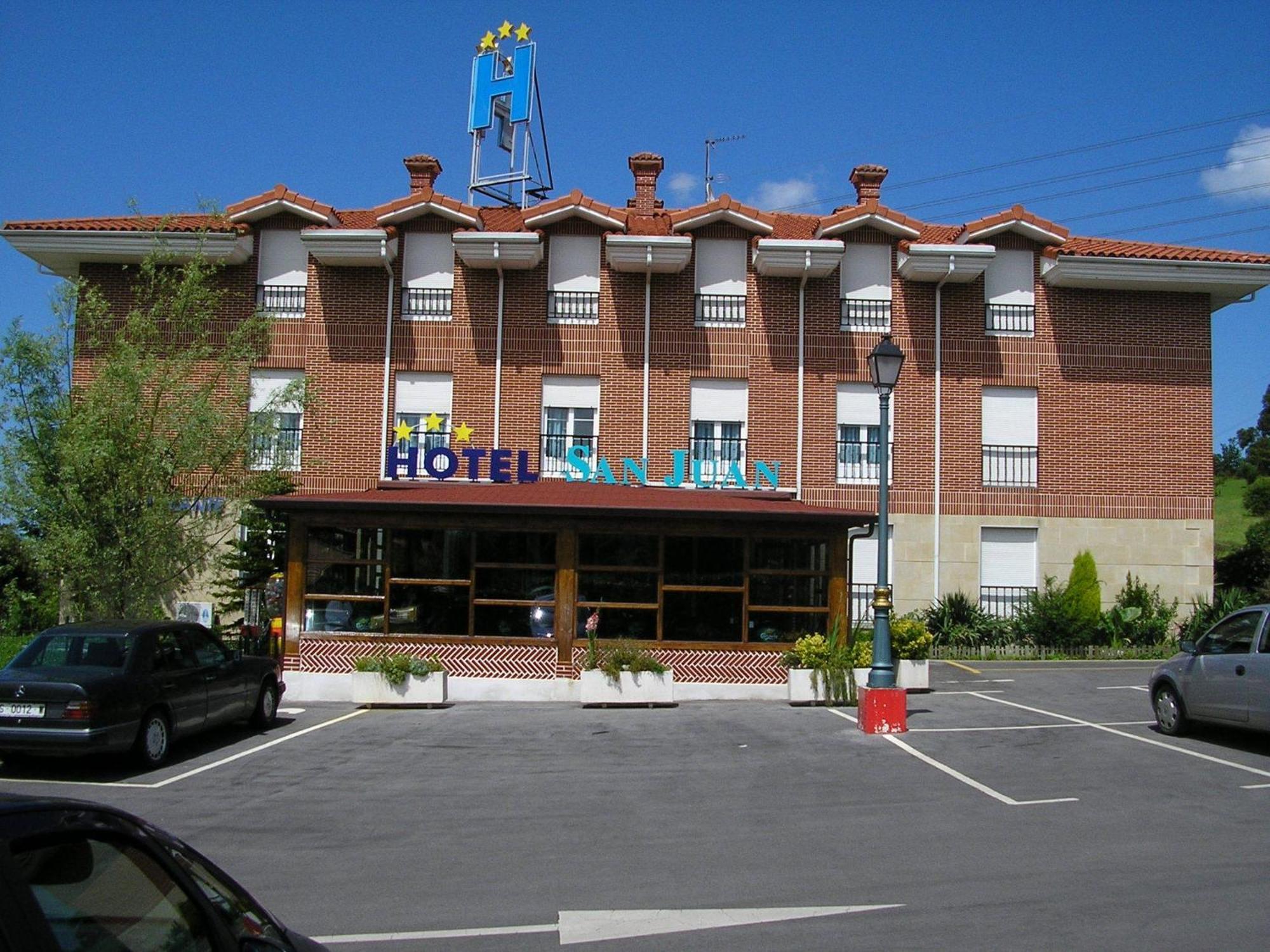 Hotel San Juan Revilla De Camargo Bagian luar foto